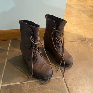 Sorel - Joan Of Arctic Size 8 Brown Wedge Boots